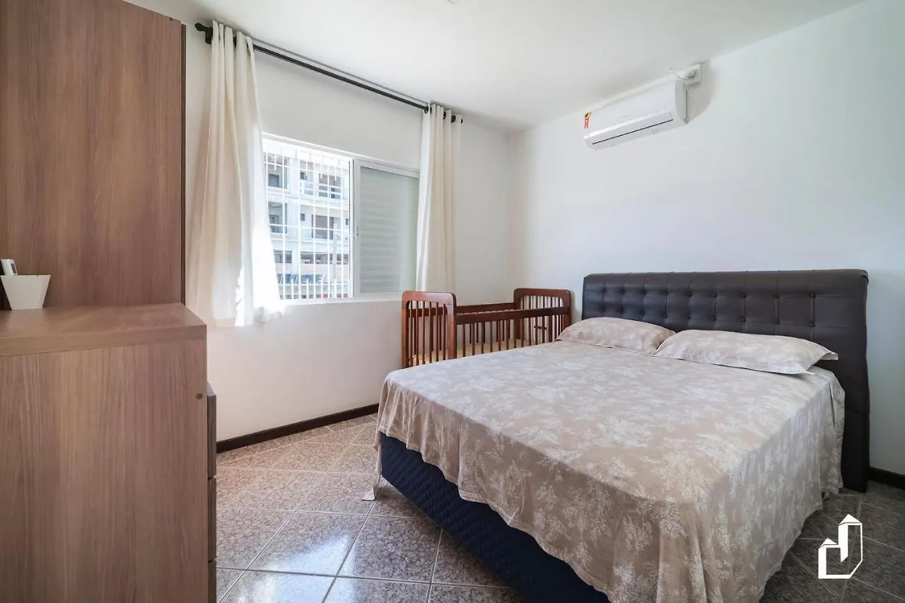 Casa Com 03 Dormitorios Climatizados Com Berco Bombinhas Holiday home