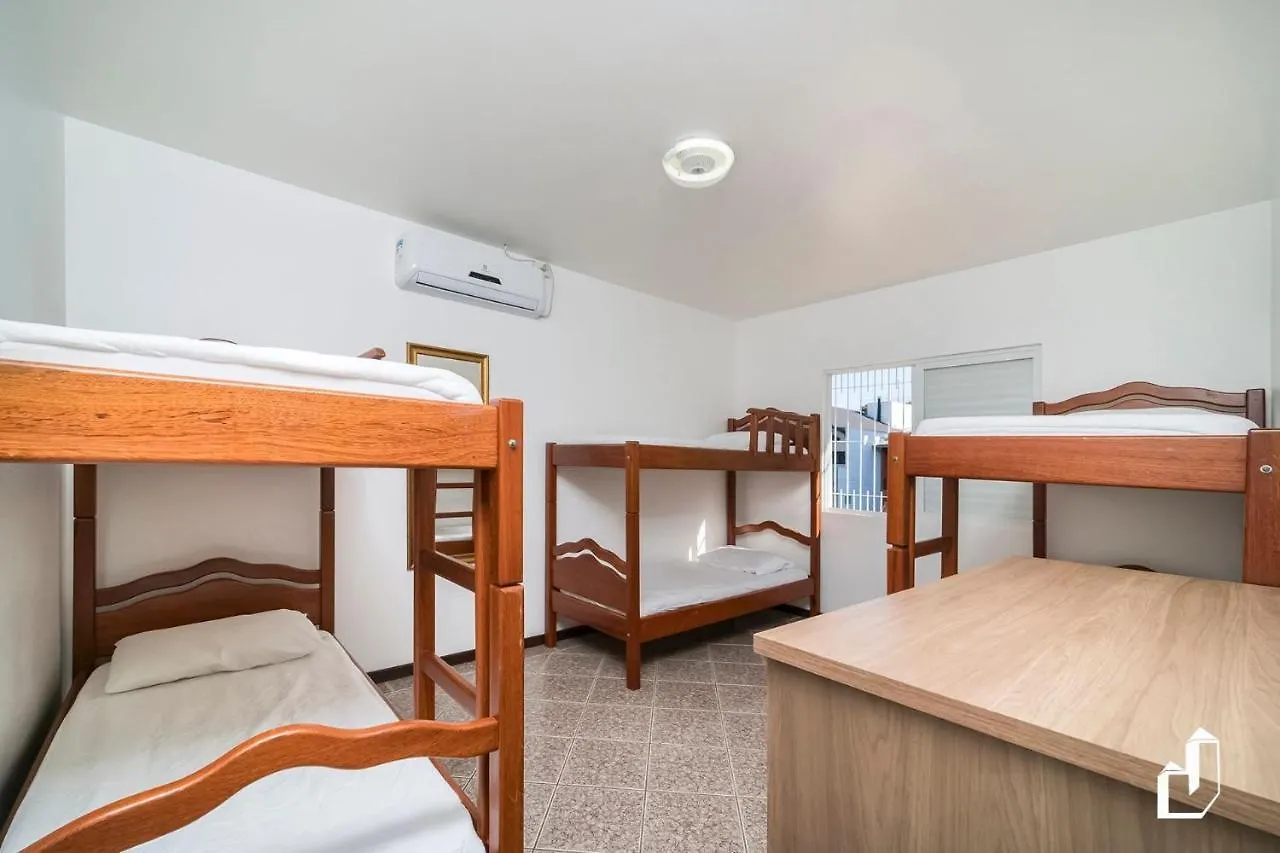 Casa Com 03 Dormitorios Climatizados Com Berco Bombinhas Holiday home