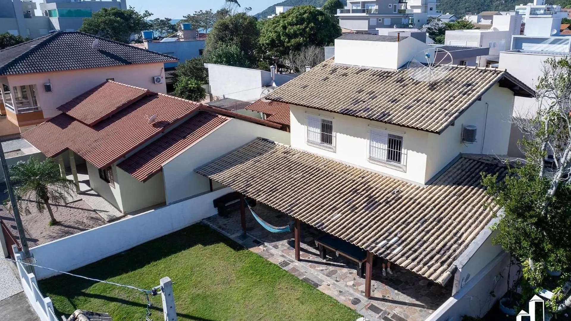Holiday home Casa Com 03 Dormitorios Climatizados Com Berco Bombinhas