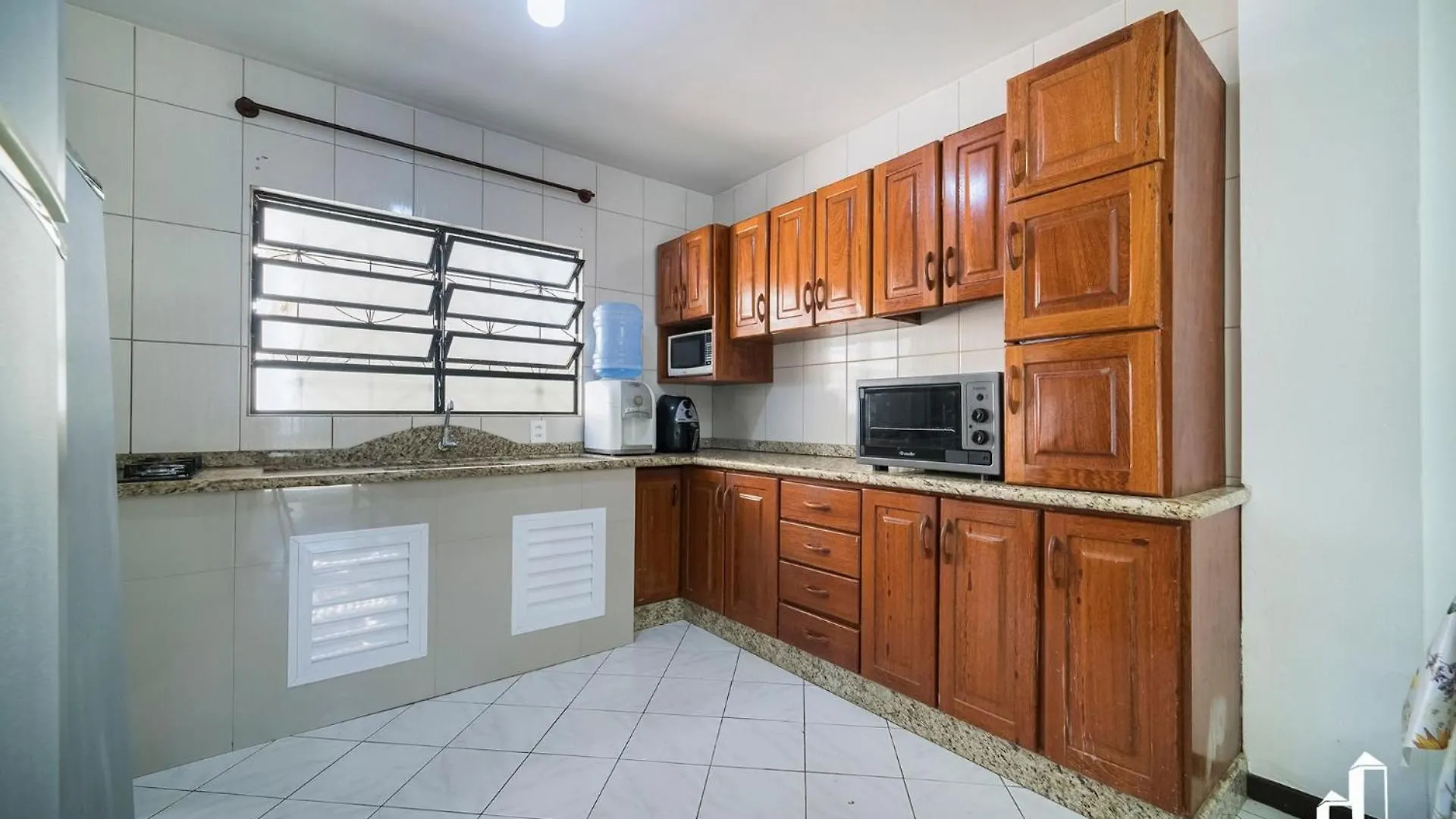 Casa Com 03 Dormitorios Climatizados Com Berco Bombinhas Brazil