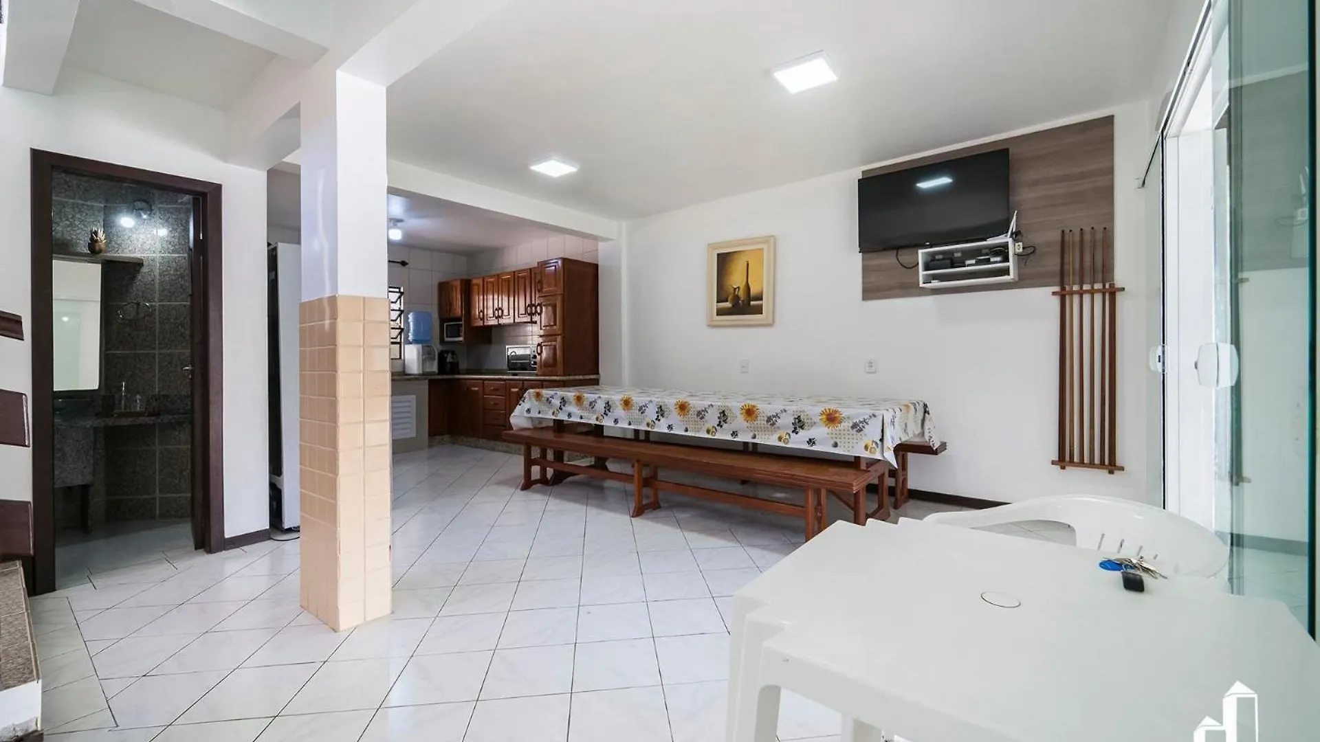 Casa Com 03 Dormitorios Climatizados Com Berco Bombinhas